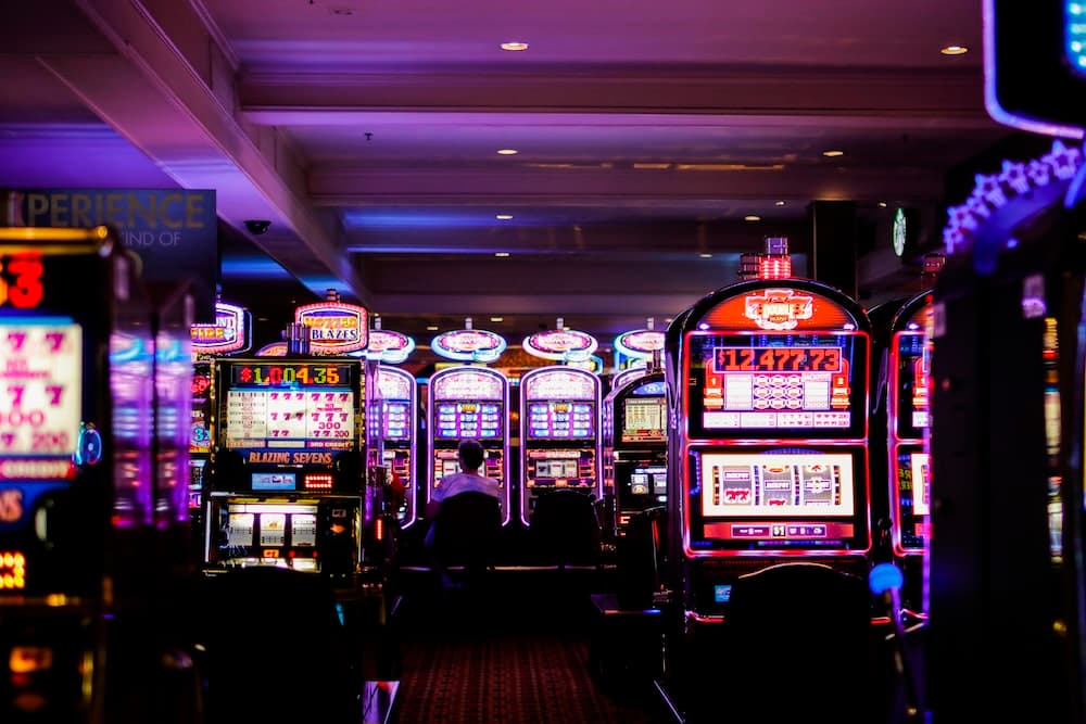 Menjelajahi Dunia Slot Online: Tempat Kesenangan Bertemu Keberuntungan